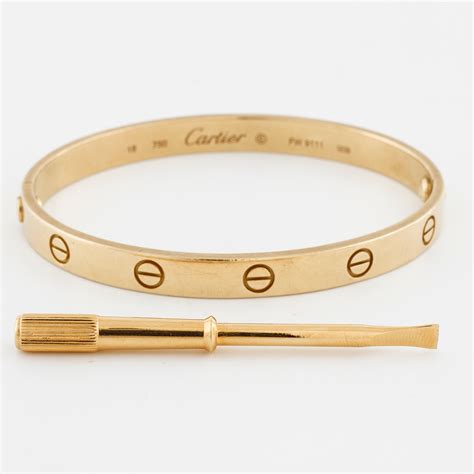 CARTIER LOVE (BRACELET) .